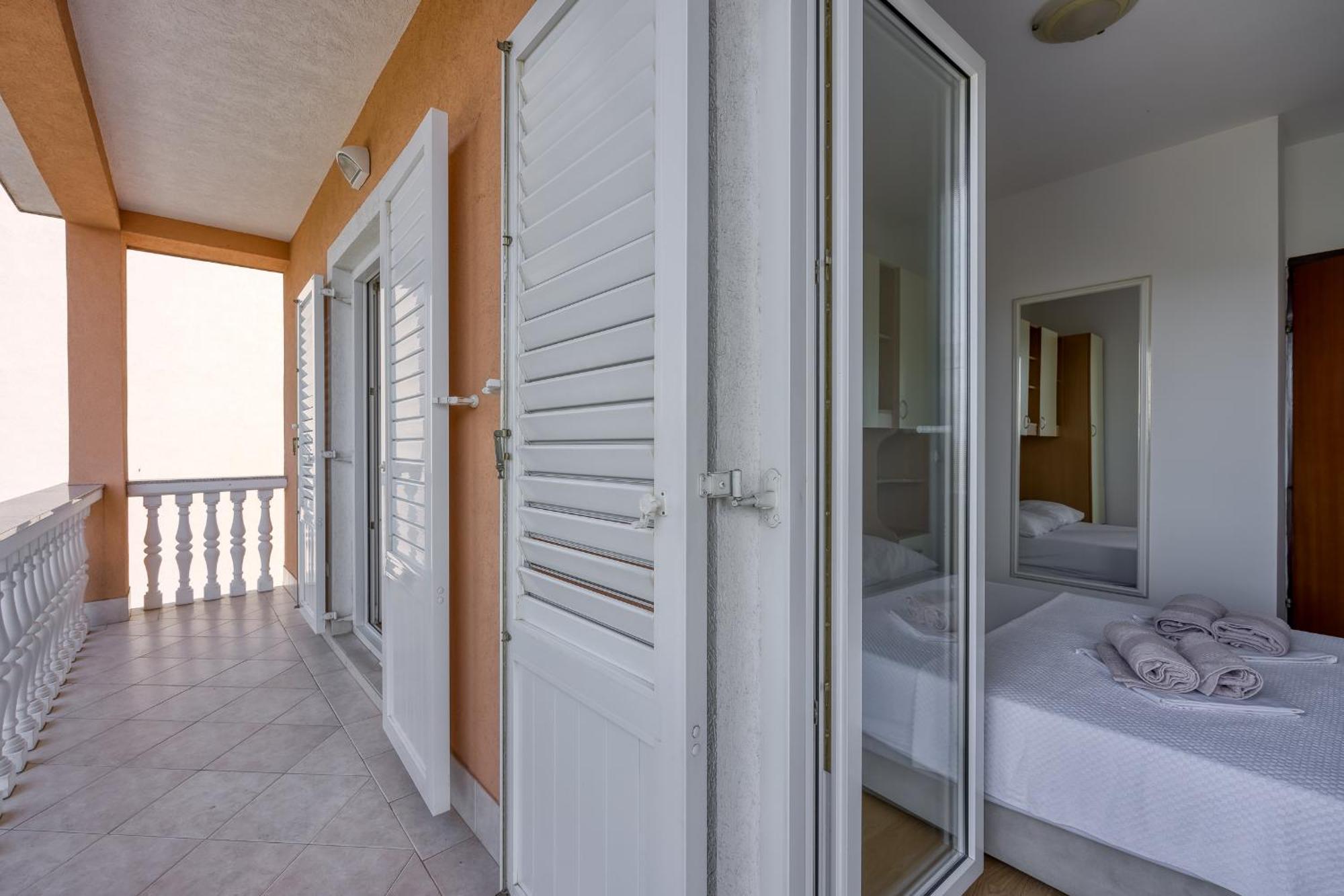 Apartments Grozdana Crikvenica Exterior foto